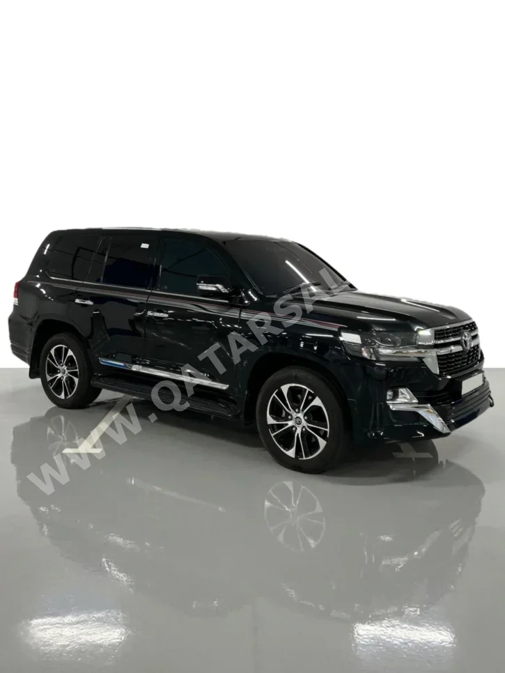 تويوتا  لاند كروزر  جي اكس ار  2021  اوتوماتيك  63,000 كم  8 سلندر  دفع رباعي  اس يو في  أسود
