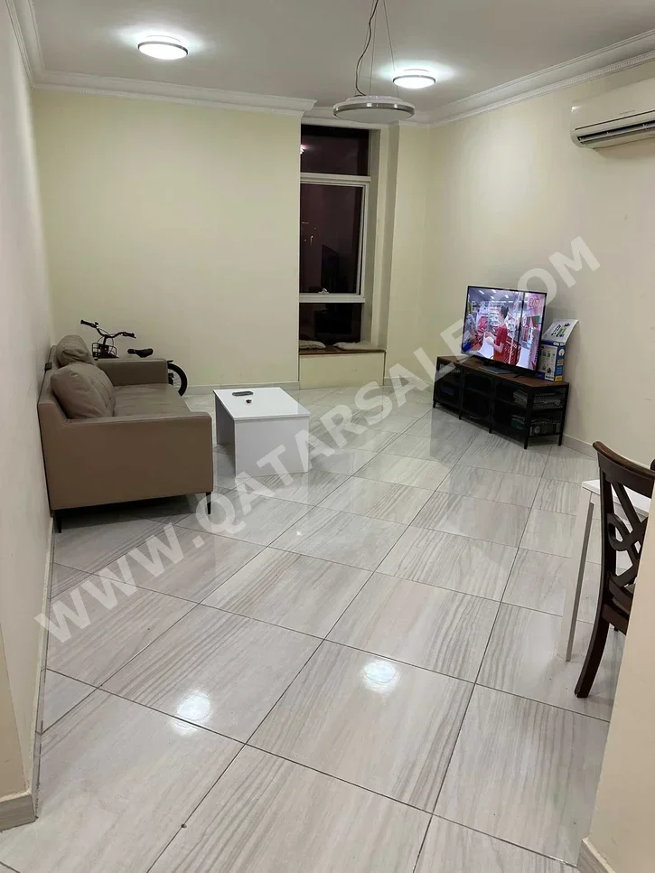 2 Bedrooms  Apartment  For Rent  in Doha -  Fereej Bin Mahmoud  Not Furnished