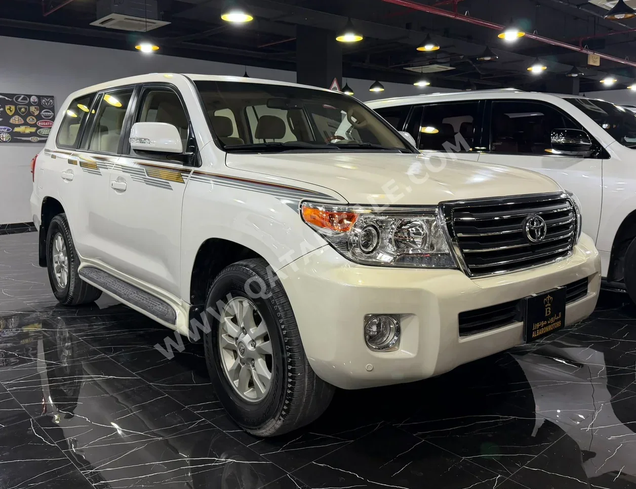 تويوتا  لاند كروزر  جي اكس ار  2015  اوتوماتيك  246,000 كم  6 سلندر  دفع رباعي  اس يو في  أبيض