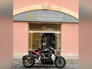 دوكاتي  اكس ديفال اس -  2023 - اللون اسود -  الضمان