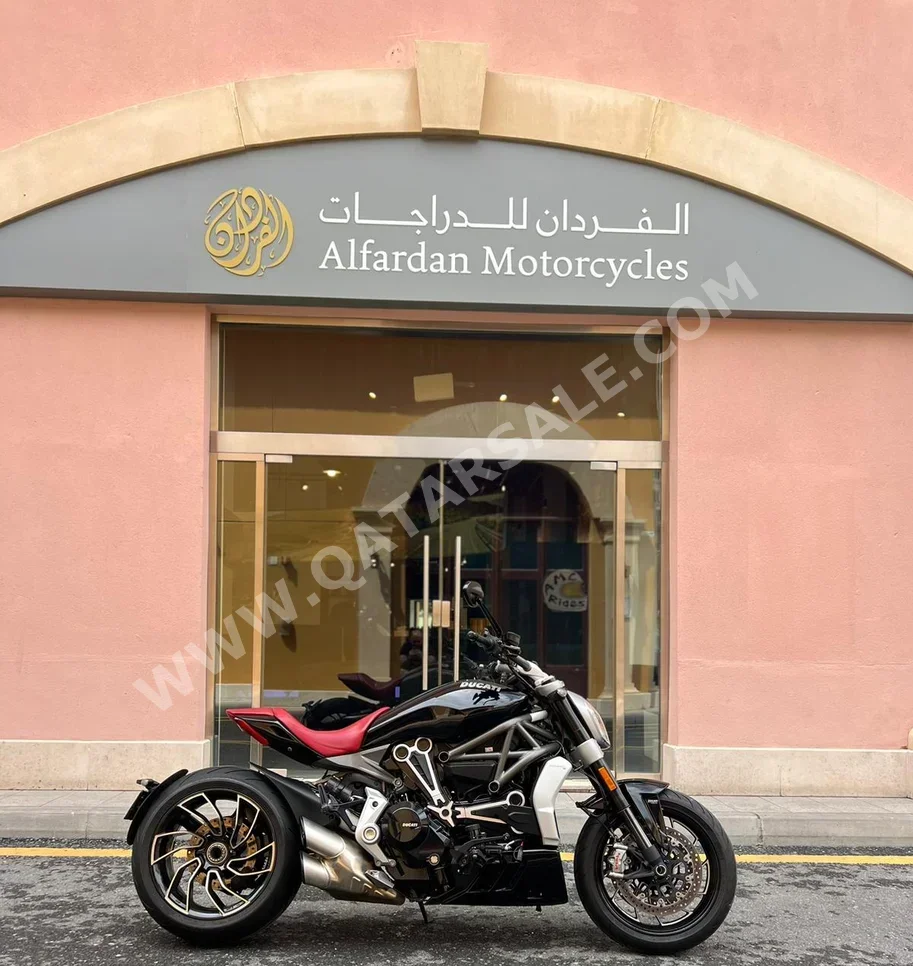دوكاتي  اكس ديفال اس -  2023 - اللون اسود -  الضمان