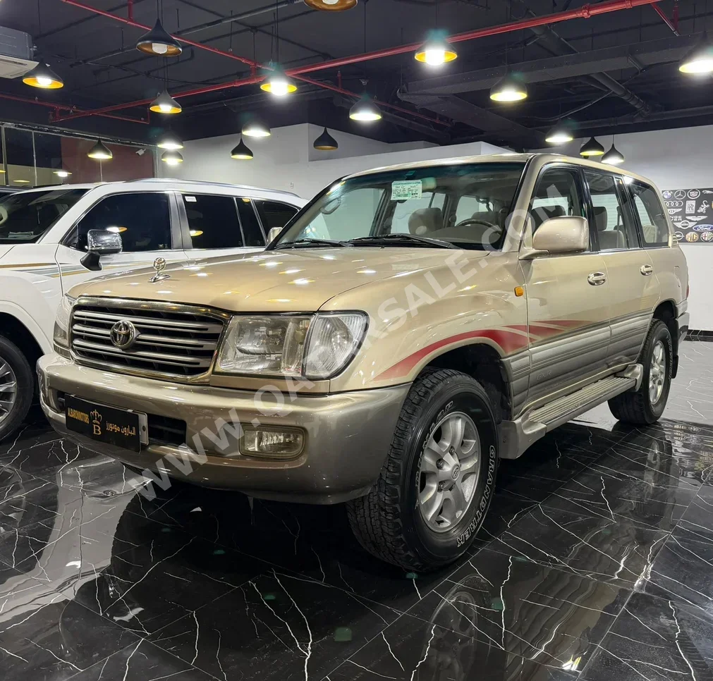 تويوتا  لاند كروزر  جي اكس ار  2003  اوتوماتيك  356,000 كم  6 سلندر  دفع رباعي  اس يو في  ذهبي
