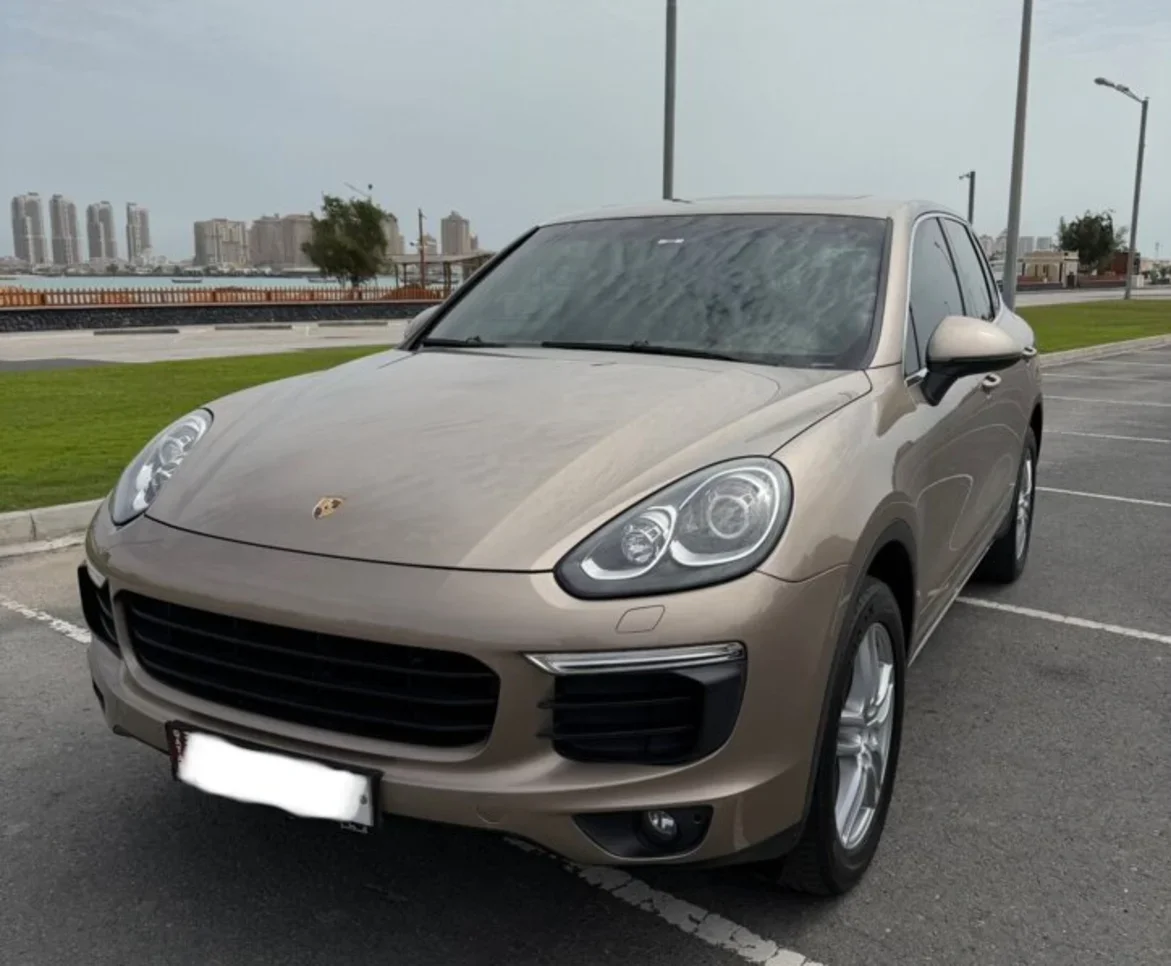 Porsche  Cayenne  2016  Automatic  150,000 Km  6 Cylinder  Four Wheel Drive (4WD)  SUV  Gold