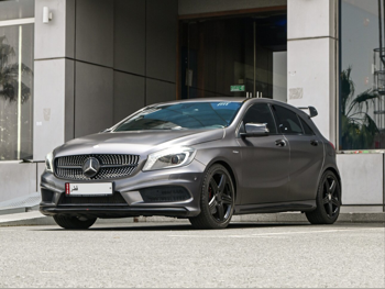 مرسيدس - بنز  ايه - كلاس  250  2015  اوتوماتيك  90,000 كم  4 سلندر  سحب امامي  هاتشباك  رمادي