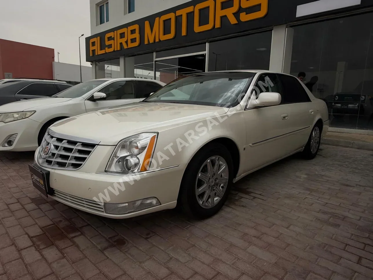 كاديلاك  دي تي اس  2009  اوتوماتيك  40,000 كم  6 سلندر  دفع خلفي  سيدان  أبيض