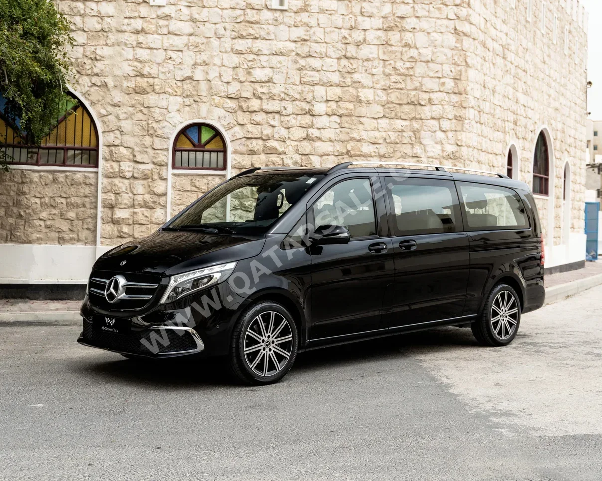 مرسيدس - بنز  في - كلاس  250  2022  اوتوماتيك  27,000 كم  4 سلندر  دفع خلفي  فان \ باص  أسود