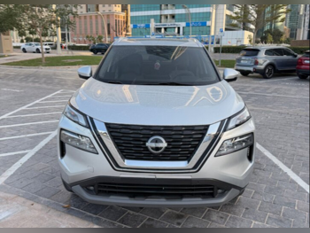 نيسان  إكس - ترايل  اس في  2023  اوتوماتيك  13,000 كم  4 سلندر  دفع رباعي  اس يو في  رمادي