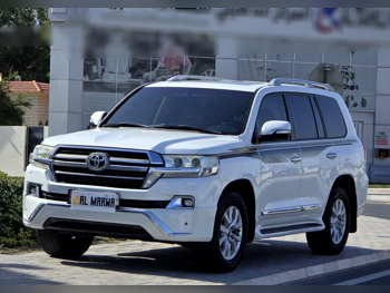 تويوتا  لاند كروزر  جي اكس ار  2016  اوتوماتيك  192,000 كم  8 سلندر  دفع رباعي  اس يو في  أبيض