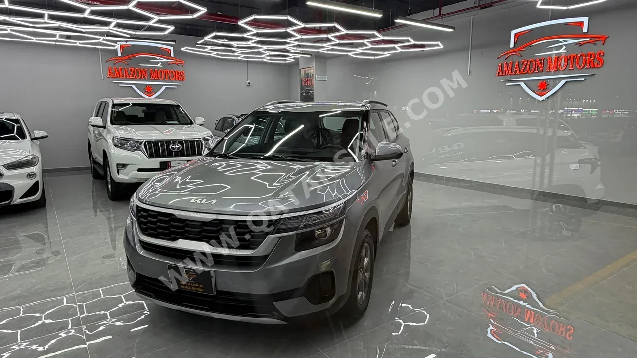 كيا  سيلتوس  2022  اوتوماتيك  82,000 كم  4 سلندر  دفع خلفي  اس يو في  رمادي