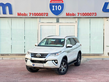 تويوتا  فورشنر  2016  اوتوماتيك  80,000 كم  6 سلندر  دفع رباعي  اس يو في  أبيض