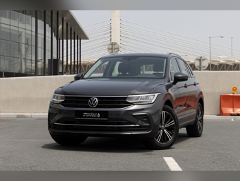 فوكس واغن  تيغوان  2023  اوتوماتيك  9,735 كم  4 سلندر  دفع رباعي  اس يو في  رمادي غامق  تحت الضمان