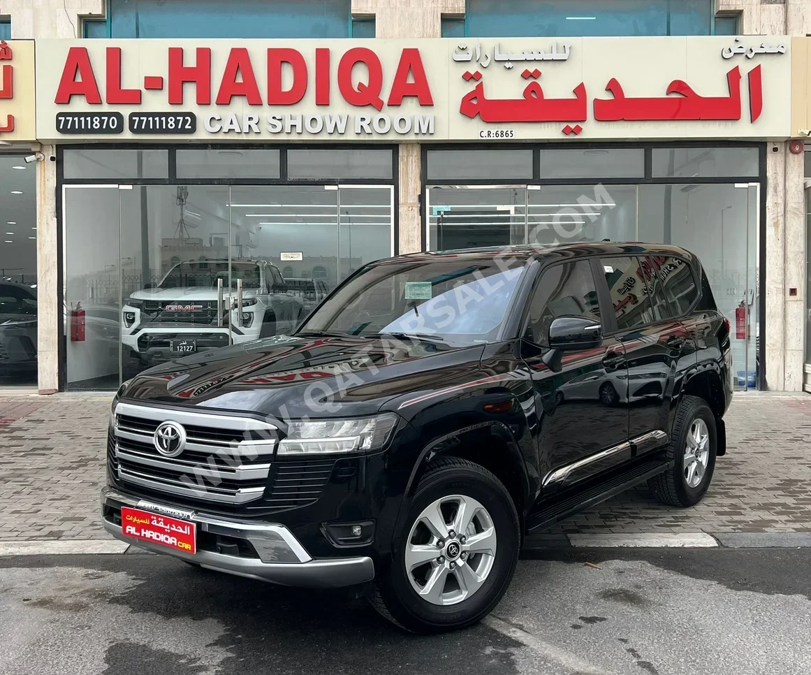 Toyota  Land Cruiser  GXR  2025  Automatic  4,000 Km  6 Cylinder  Four Wheel Drive (4WD)  SUV  Black  With Warranty