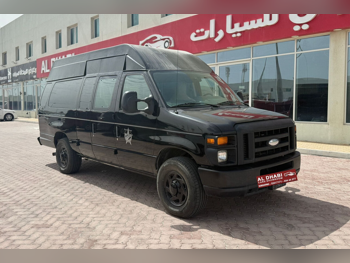 فورد  اي  350  2013  اوتوماتيك  22,000 كم  6 سلندر  دفع رباعي  فان \ باص  أسود