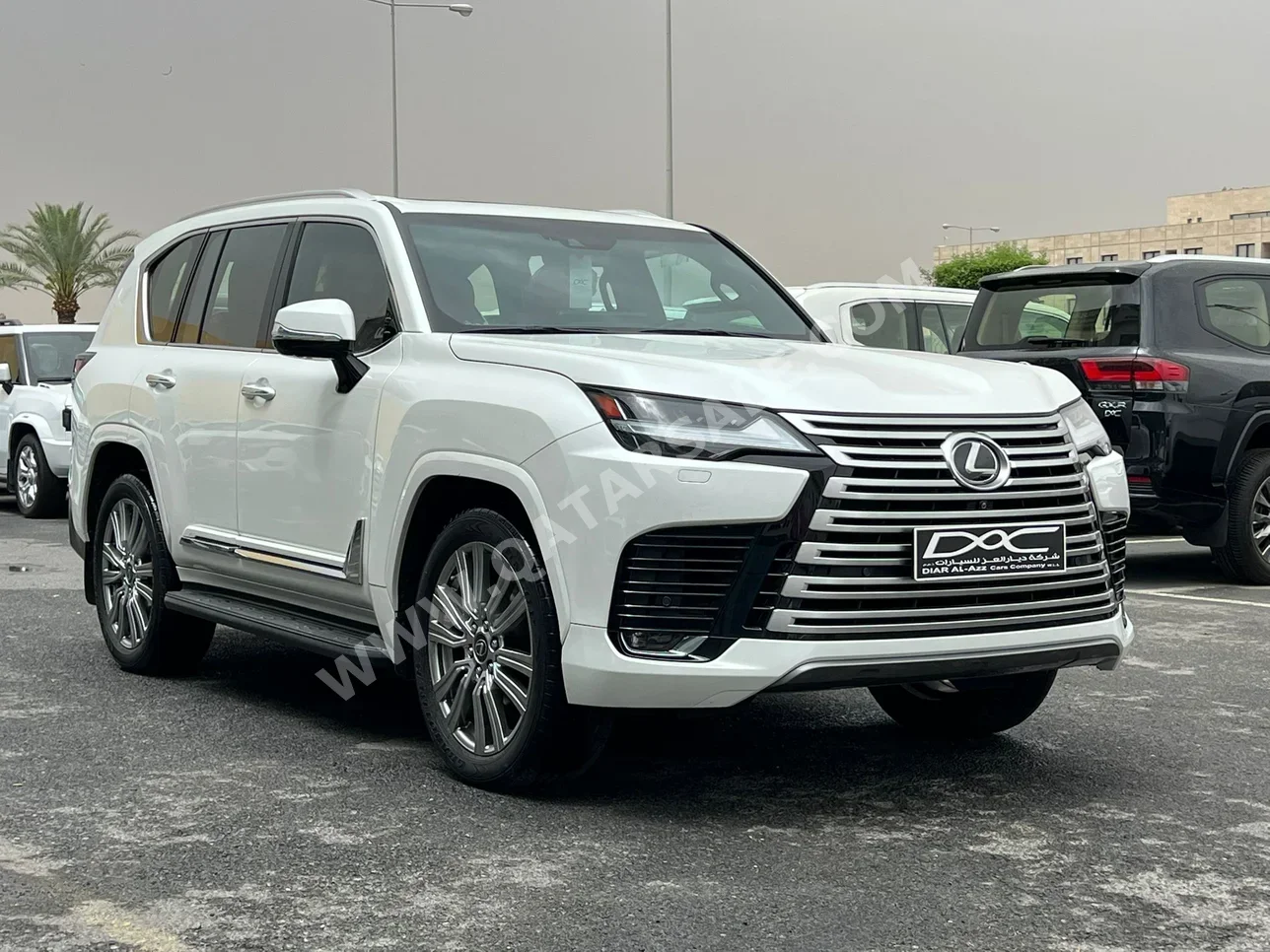 لكزس ال اكس 600 في اي بي 2023 اوتوماتيك 51,000 كم 6 سلندر دفع رباعي اس يو في أبيض