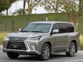 Lexus  LX  570  2017  Automatic  140,000 Km  8 Cylinder  Four Wheel Drive (4WD)  SUV  Gray