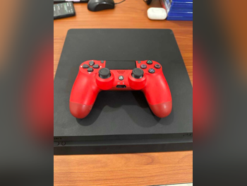 اجهزة العاب الفديو - سوني - بلاي ستيشن 4 - 1 تيرابايت -تشمل أجهز تحكم: 2