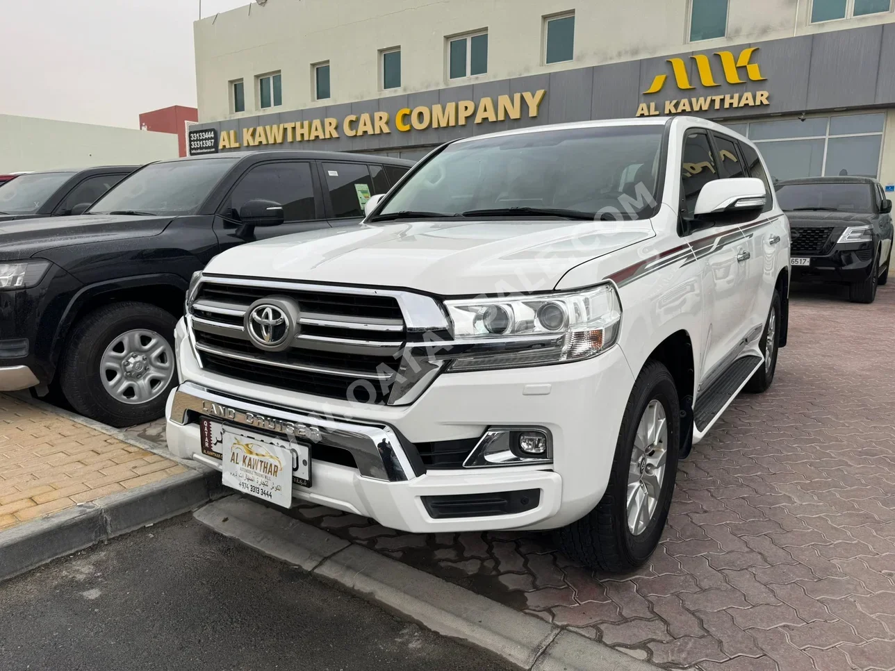 تويوتا  لاند كروزر  جي اكس ار  2020  اوتوماتيك  165,000 كم  8 سلندر  دفع رباعي  اس يو في  أبيض