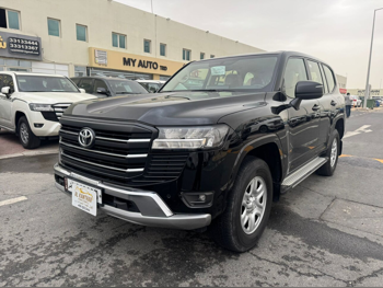 تويوتا  لاند كروزر  جي اكس  2024  اوتوماتيك  80,000 كم  6 سلندر  دفع رباعي  اس يو في  أسود  تحت الضمان