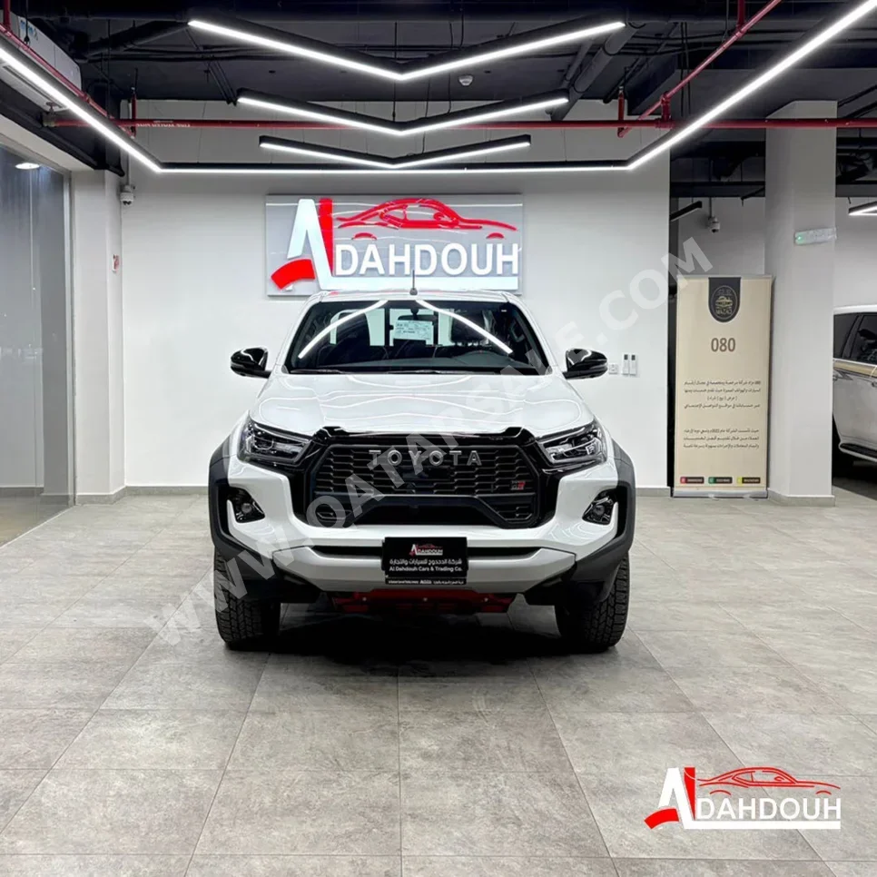 تويوتا  هاي لوكس  جي ار سبورت  2025  اوتوماتيك  0 كم  6 سلندر  دفع رباعي  بيكب  أبيض  تحت الضمان