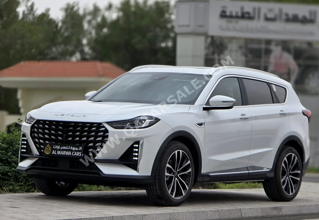 جيتور  اكس 70  بلس  2026  اوتوماتيك  2,500 كم  4 سلندر  دفع رباعي  اس يو في  أبيض  تحت الضمان