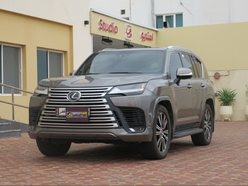 لكزس  ال اكس  600  2023  اوتوماتيك  71,000 كم  6 سلندر  دفع رباعي  اس يو في  رمادي  تحت الضمان