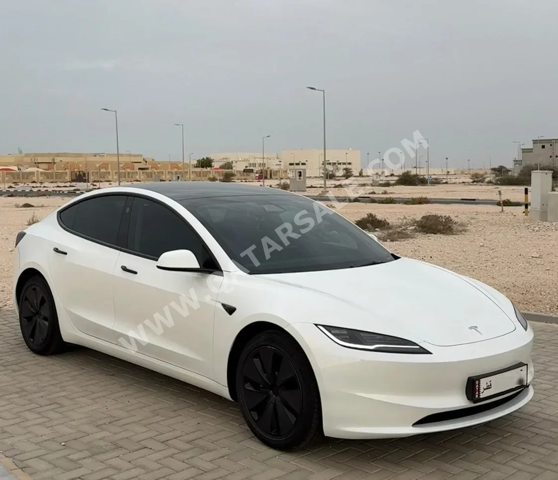تسلا  مودل 3  لونج راينج  2025  اوتوماتيك  16,000 كم  0 سلندر  دفع كلي مستمر  سيدان  أبيض  تحت الضمان