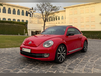 فوكس واغن  بيتل  توربو  2015  اوتوماتيك  98,000 كم  4 سلندر  سحب امامي  هاتشباك  أحمر