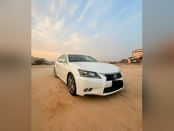 لكزس  جي اس  350  2013  اوتوماتيك  208,000 كم  6 سلندر  دفع خلفي  سيدان  أبيض لؤلؤي