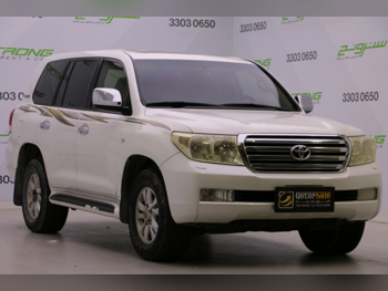 تويوتا  لاند كروزر  جي اكس ار  2011  اوتوماتيك  464,500 كم  8 سلندر  دفع رباعي  اس يو في  أبيض