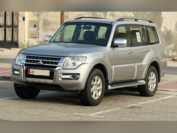 ميتسوبيشي  باجيرو  GLS  2022  اوتوماتيك  66,000 كم  6 سلندر  دفع رباعي  اس يو في  فضي