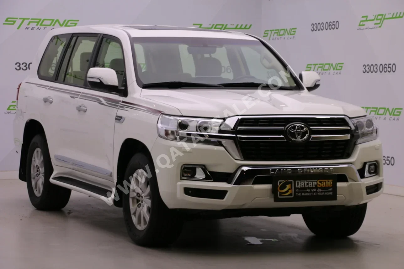 تويوتا  لاند كروزر  جي اكس ار  2021  اوتوماتيك  245,000 كم  8 سلندر  دفع رباعي  اس يو في  أبيض
