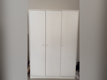 خزائن ودواليب الملابس والزينة - ايكيا  - خزائن  - أبيض