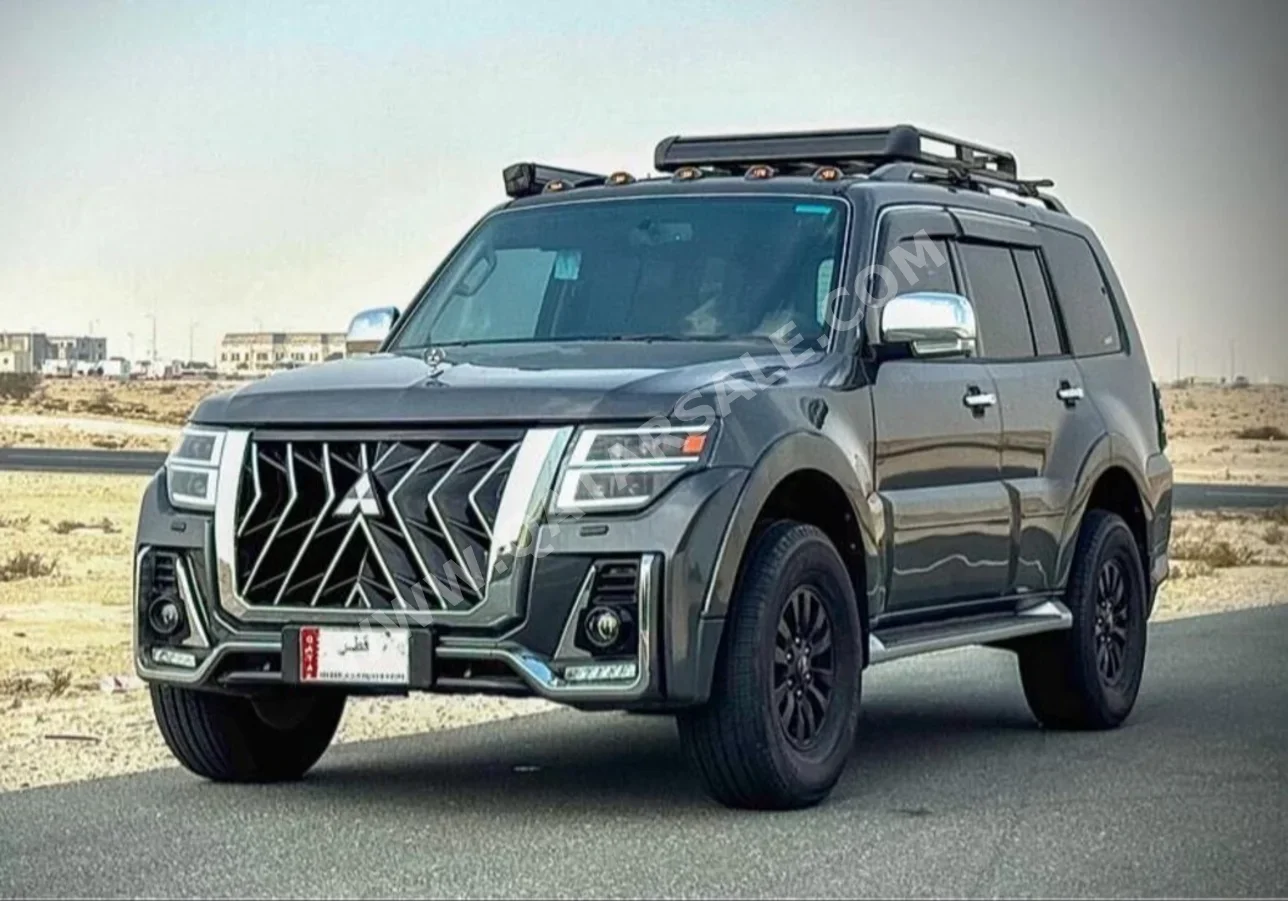 Mitsubishi  Pajero  3.5  2014  Automatic  182,000 Km  6 Cylinder  Four Wheel Drive (4WD)  SUV  Gray