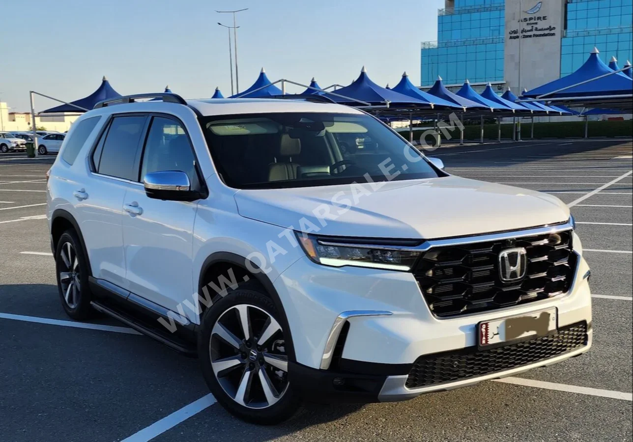 Honda  Pilot  Touring  2025  Automatic  30,000 Km  6 Cylinder  All Wheel Drive (AWD)  SUV  White  With Warranty