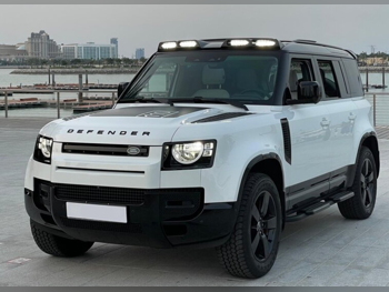 Land Rover Defender 110 S 2025 Automatic 7,000 Km 4 Cylinder Four Wheel Drive (4WD) SUV White and Black With Warranty
