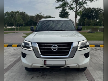 نيسان  باترول  أكس أي  2020  اوتوماتيك  33,000 كم  6 سلندر  دفع رباعي  اس يو في  أبيض