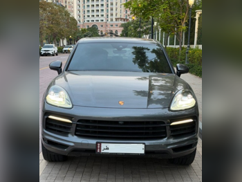 Porsche  Cayenne  Coupe  2023  Automatic  30,000 Km  6 Cylinder  All Wheel Drive (AWD)  SUV  Gray  With Warranty