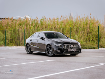 مرسيدس - بنز  ايه - كلاس  200  2024  اوتوماتيك  17,450 كم  4 سلندر  دفع خلفي  سيدان  أسود  تحت الضمان