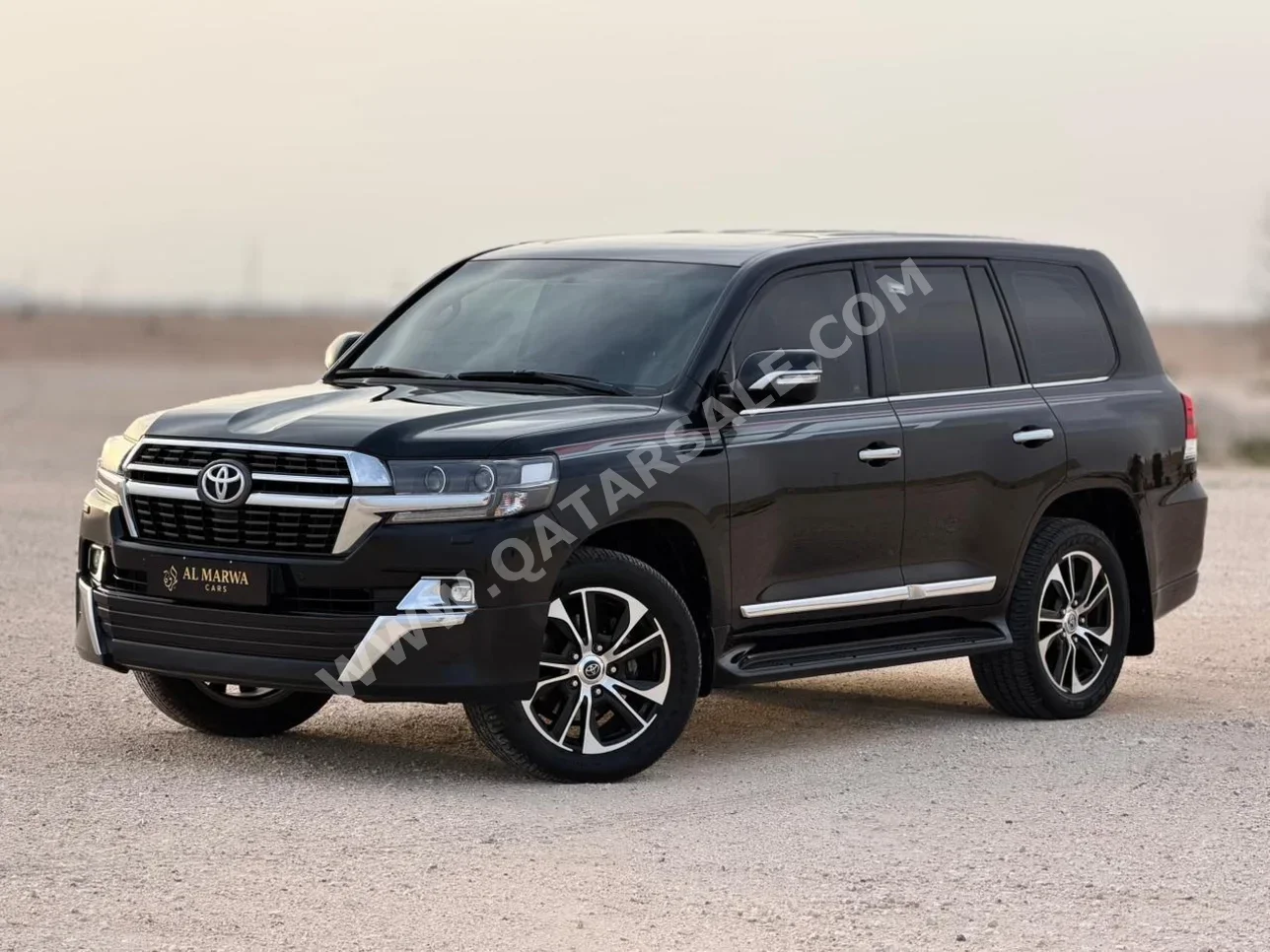 Toyota  Land Cruiser  GXR- Grand Touring  2021  Automatic  165,000 Km  8 Cylinder  Four Wheel Drive (4WD)  SUV  Black