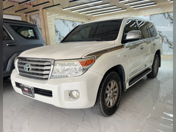 تويوتا  لاند كروزر  جي اكس ار  2009  اوتوماتيك  266,000 كم  8 سلندر  دفع رباعي  اس يو في  أبيض