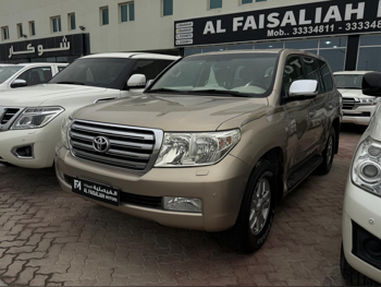 تويوتا  لاند كروزر  جي اكس ار  2011  اوتوماتيك  250,000 كم  6 سلندر  دفع رباعي  اس يو في  ذهبي