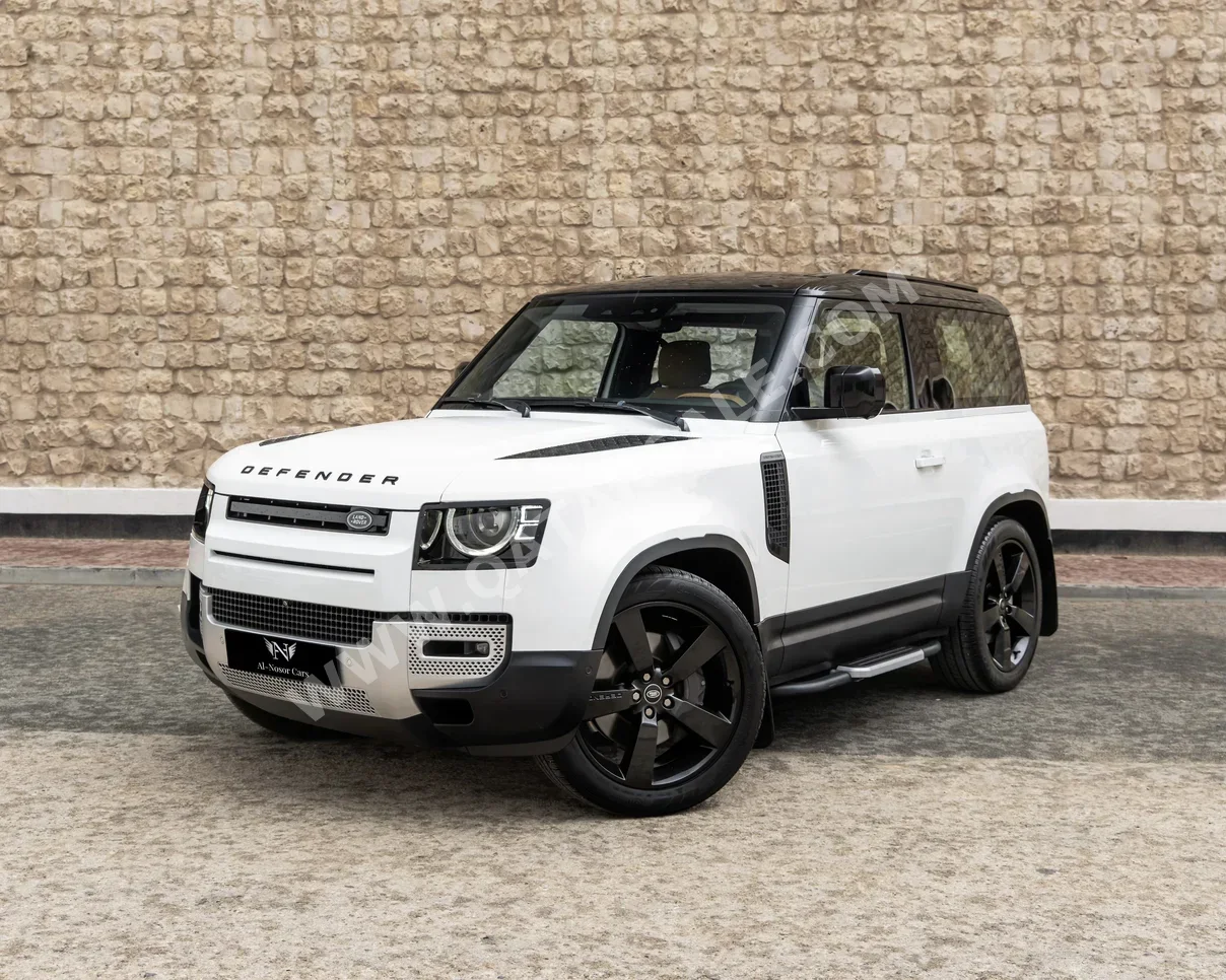 Land Rover  Defender  90 HSE  2023  Automatic  34,000 Km  6 Cylinder  Four Wheel Drive (4WD)  SUV  White  With Warranty