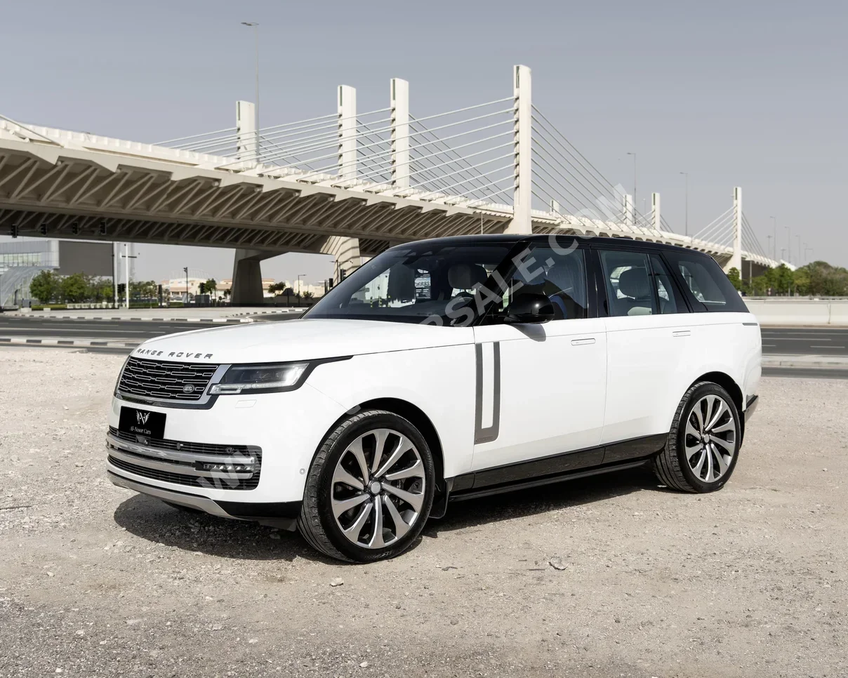 Land Rover  Range Rover  Vogue  Autobiography  2023  Automatic  56,000 Km  8 Cylinder  Four Wheel Drive (4WD)  SUV  White  With Warranty
