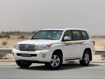 Toyota  Land Cruiser  VXR  2013  Automatic  250,000 Km  8 Cylinder  Four Wheel Drive (4WD)  SUV  White