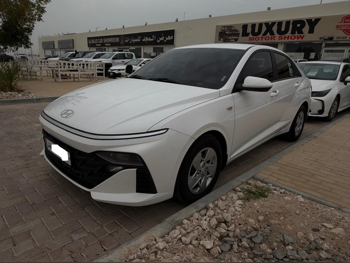 Hyundai  Elantra  2024  Automatic  48,000 Km  4 Cylinder  Front Wheel Drive (FWD)  Sedan  White