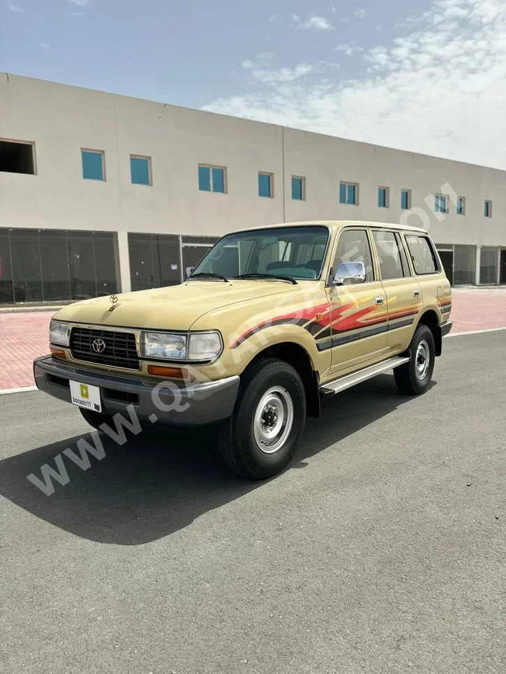 تويوتا  لاند كروزر  في اكس ار  1994  عادي  709,208 كم  8 سلندر  دفع رباعي  اس يو في  بيج