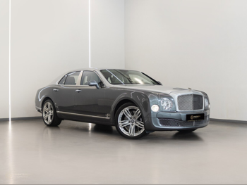 بنتلي  مولسان  2011  اوتوماتيك  22,560 كم  8 سلندر  دفع كلي مستمر  سيدان  رمادي
