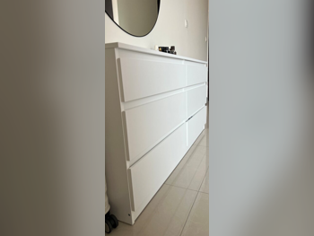 وحدات الأدراج ايكيا أبيض