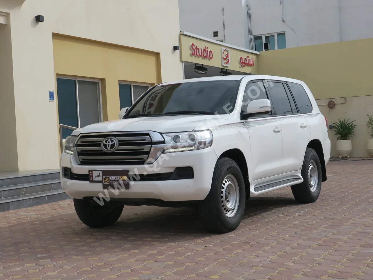 Toyota  Land Cruiser  GXR  2019  Automatic  477,000 Km  6 Cylinder  Four Wheel Drive (4WD)  SUV  White