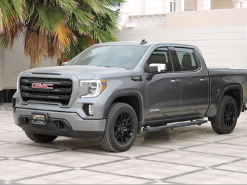 جي ام سي  سييرا  1500  2021  اوتوماتيك  94,000 كم  8 سلندر  دفع رباعي  بيكب  رمادي